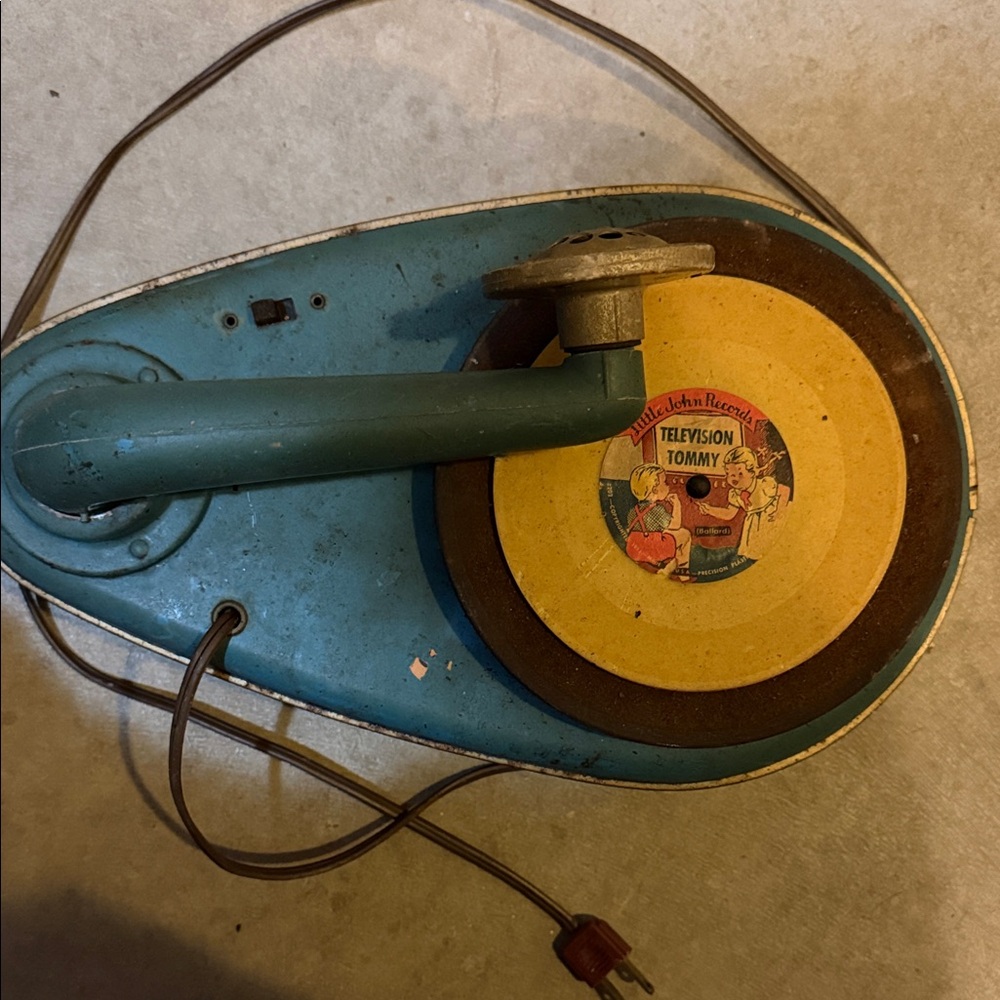 Works! Vintage 1920’s Television Tommy Toy Record Player - with Turntable